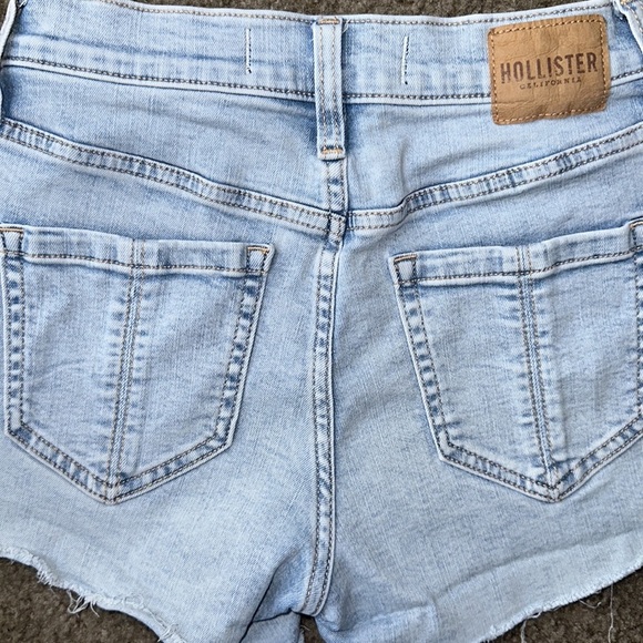 Hollister High Waist Blue Denim Shorts - Picture 4 of 6